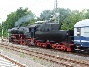 52 4867 wird den Dampfzug nach Rüdesheim ziehen