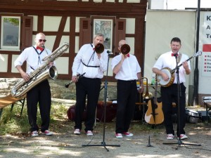 Die Heißen Vier auf dem Marktplatz in Unterliederbach