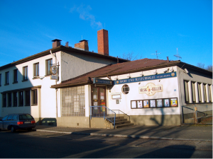 Um dieses Gebäude geht es - die Sport- und Kulturhalle