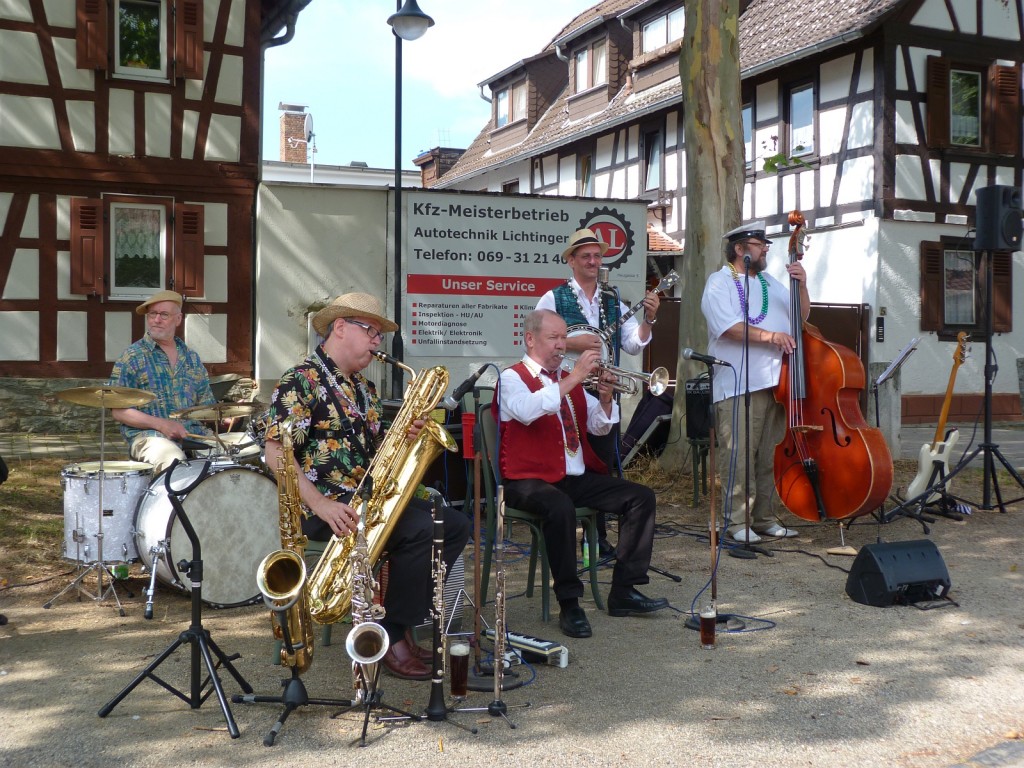 Die Louisiana Party Gators auf dem Unterliederbacher Marktplatz