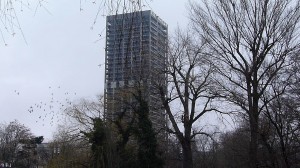 Der AfE-Turm in Frankfurt am Main kurz bevor er gesprengt wird.