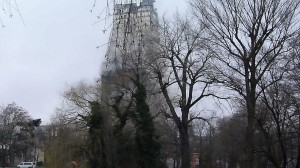 Der AfE-Turm in Frankfurt am Main während der Sprengung (3)