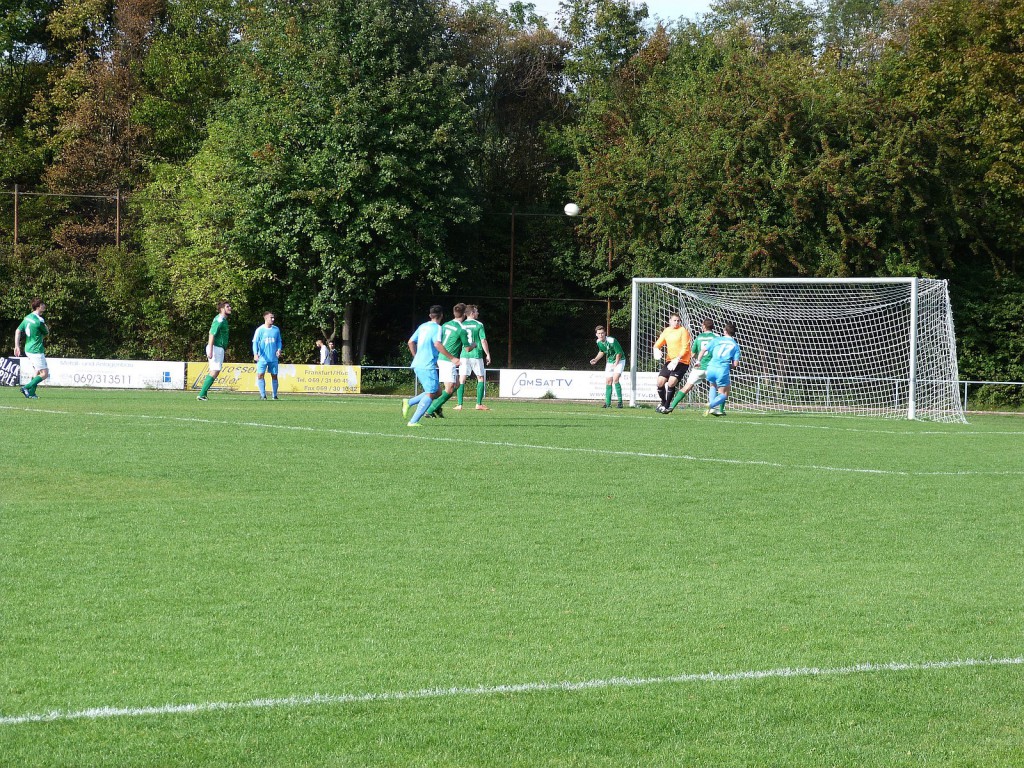 VfB Unterliederbach gegen die SG Wildsachsen: Auch dieser Eckball verpuffte wirkungslos.