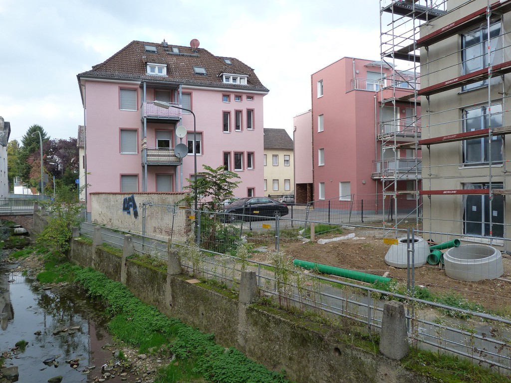 Liederbach zwischen Wasgaustraße und Pfälzer Straße in Frankfurt am Main Unterliederbach