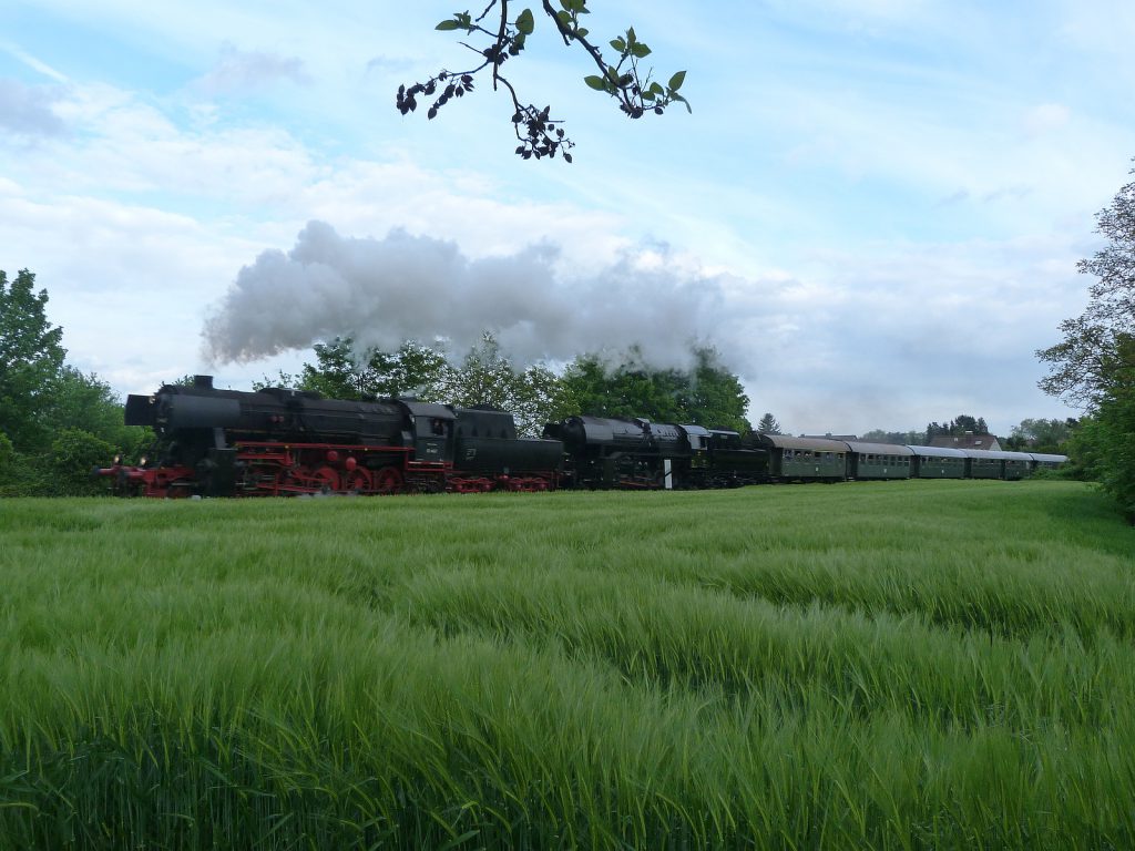 52 4867 und CFL 5519 bei Frankfurt am Main Unterliederbach