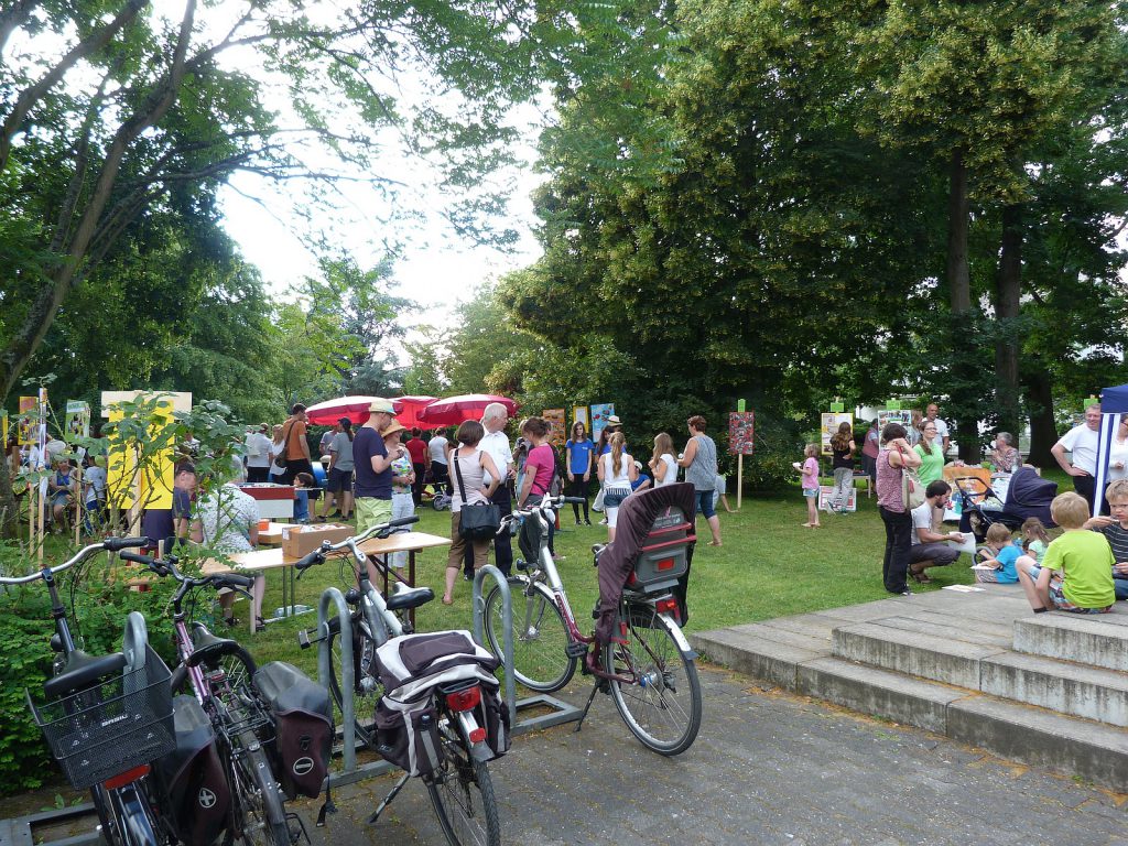 Das Wiesenfest 2016 an der Stephanuskirche in Frankfurt am Main Unterliederbach