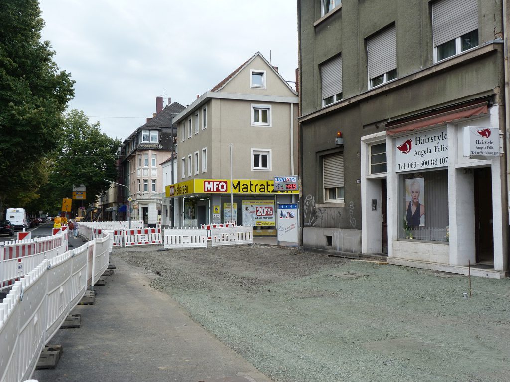 Straßenbauarbeiten auf der Königsteiner Straße in Frankfurt am Main Unterliederbach