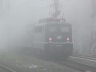 141 228-7 entschwindet im Nebel