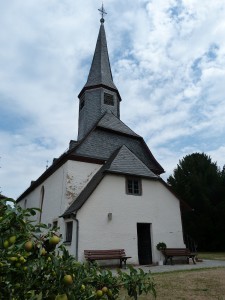 Dorfkirche in Frankfurt am Main Unterliederbach (19. Juli 2015)