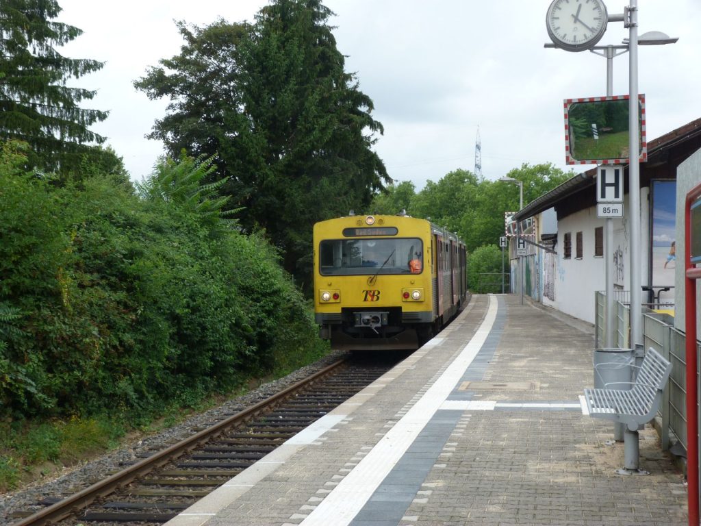 Bahnsteig in Frankfurt am Main Unterliederbach.