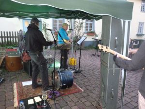 Hofkonzert des Stadtteilwohnzimmer e.V. mit den Tutonics