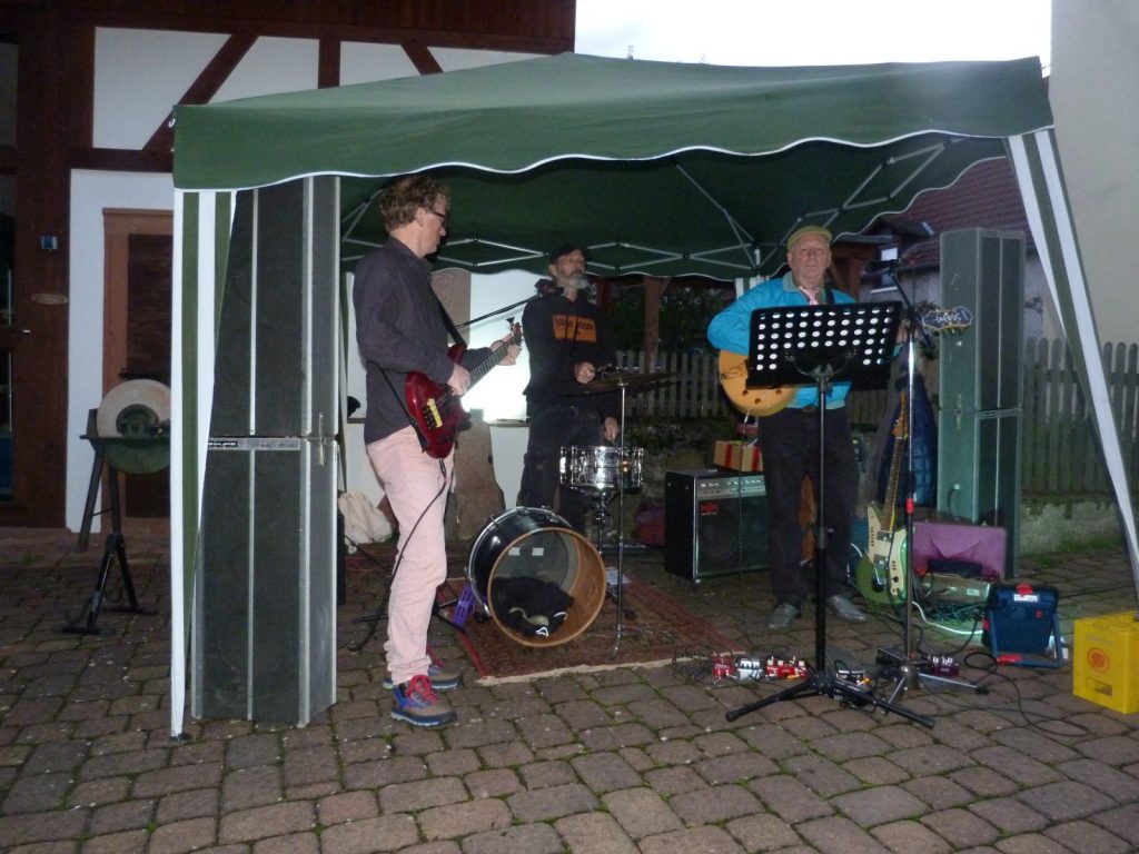 Die Tutonics beim Hofkonzert des Stadtteilwohnzimmers