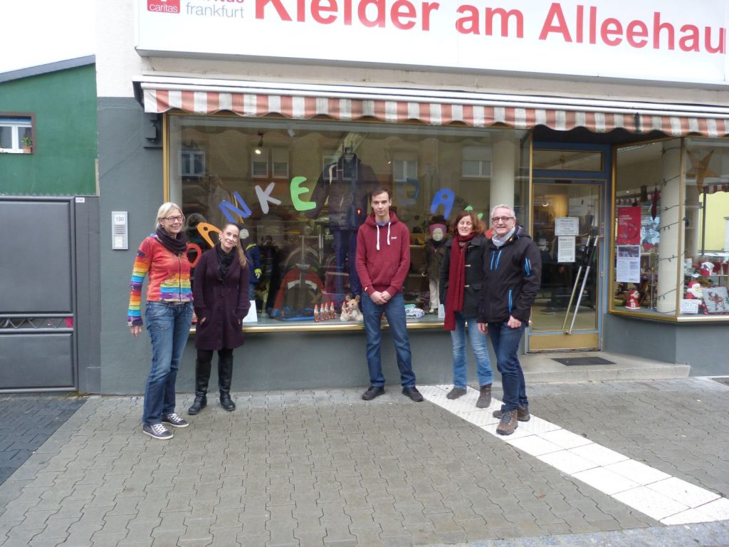 Quartiersmanagerin Marja Glage und das Team von "Kleider am Alleehaus"