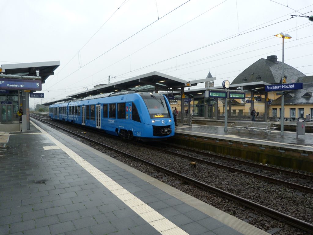 Alstom Coradia iLint in Frankfurt-Höchst, Brennstoffzelle, Wasserstoff