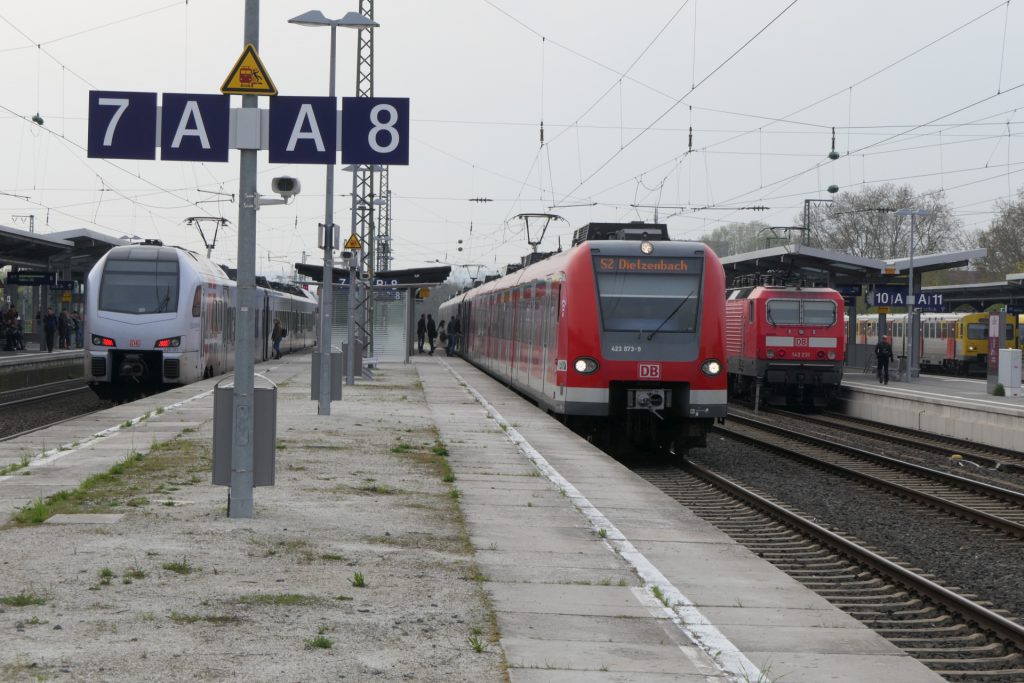 Frankfurt-Höchst am 9.4.2019, viel Betrieb in der nördlichen Hälfte.