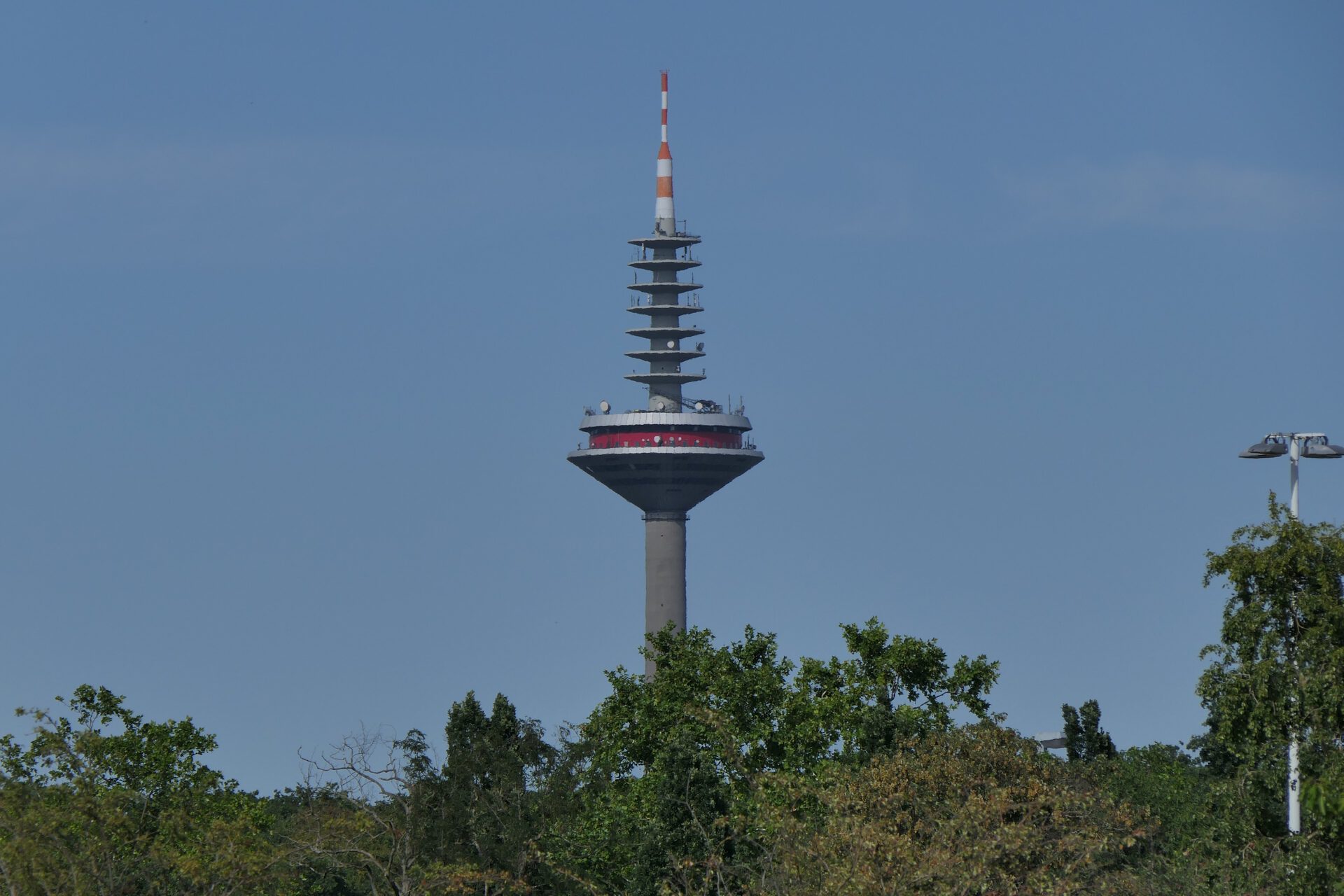 Europaturm, im Volksmund auch Ginnheimer Spargel, in Frankfurt am Main Bockenheim