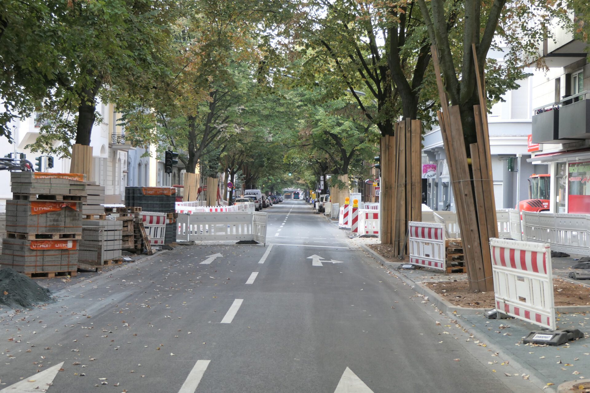 Königsteiner Straße in Frankfurt am Main Unterliederbach, Blickrichtung Höchst