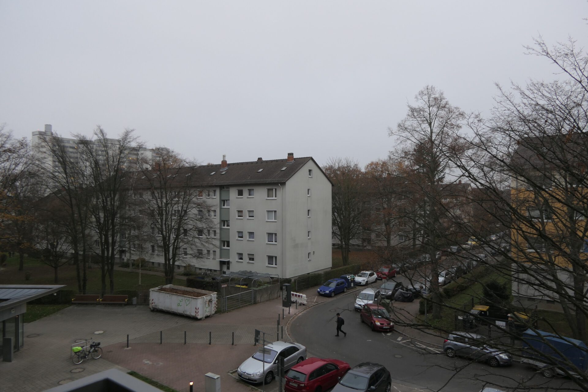 Offener Bücherschrank, Sieringstraße, Frankfurt am Main Unterliederbach