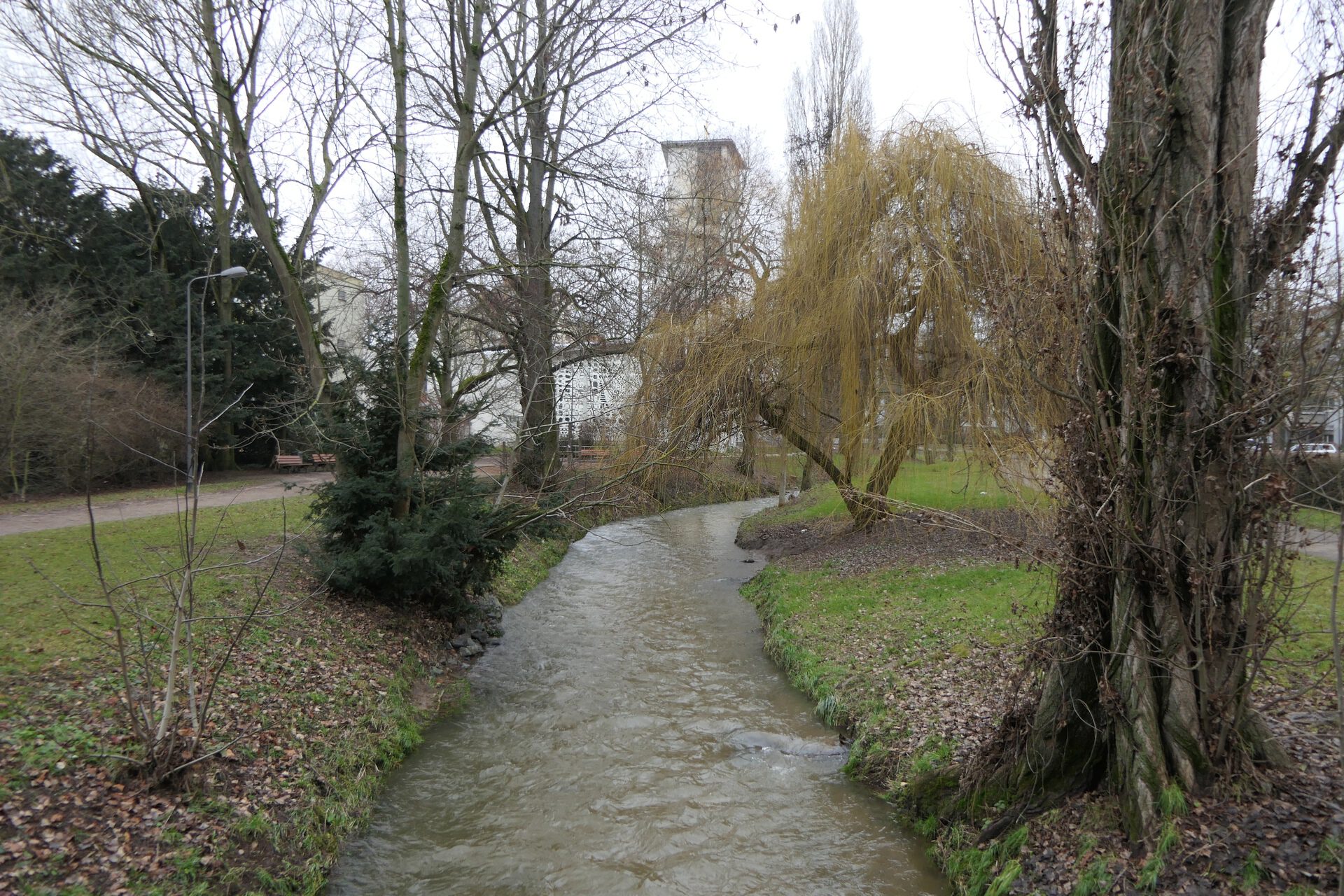 Liederbach bei der Stephanuskirche in Frankfurt am Main Unterliederbach