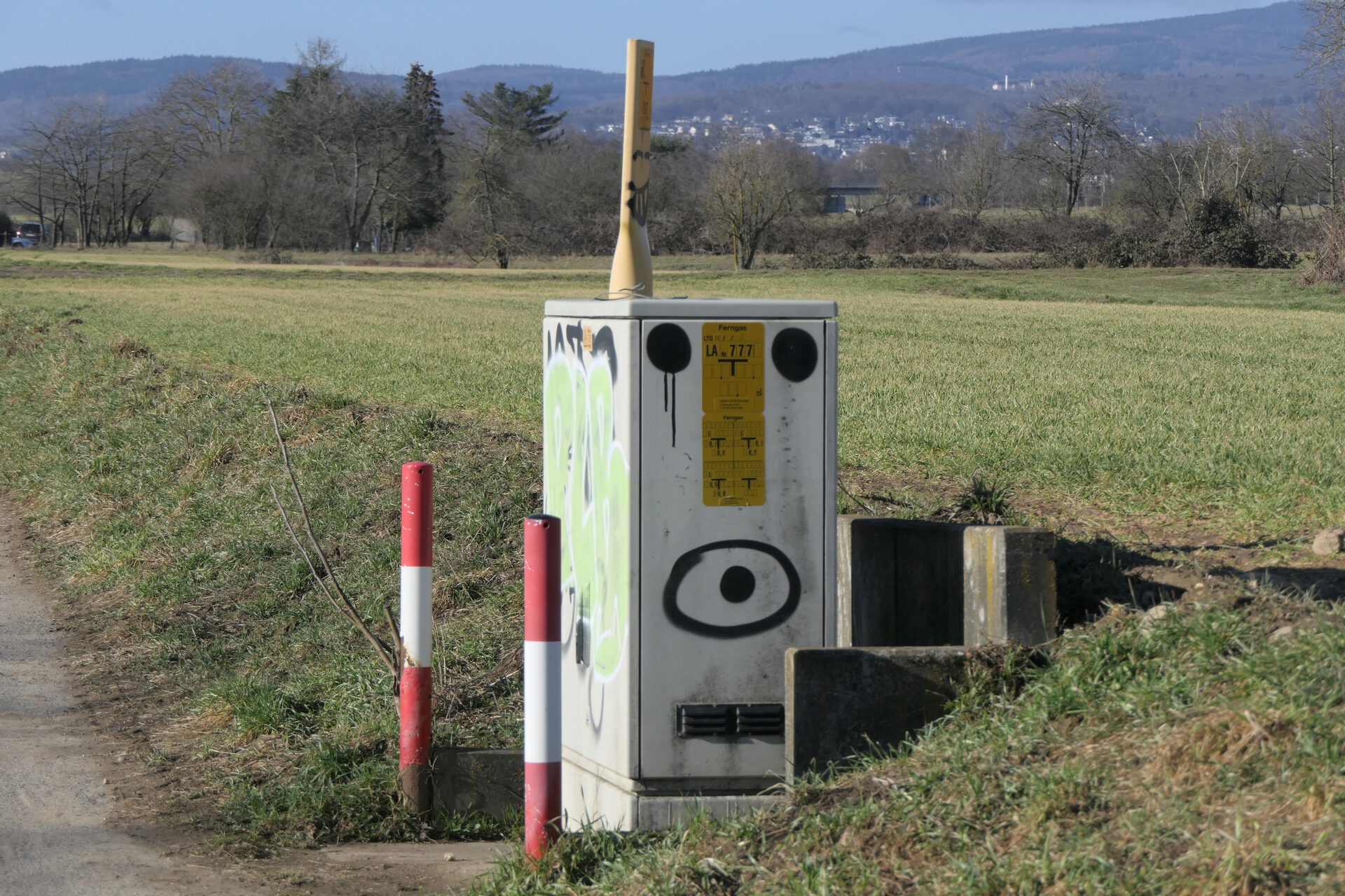 Unterliederbach? Kunst im Raum?