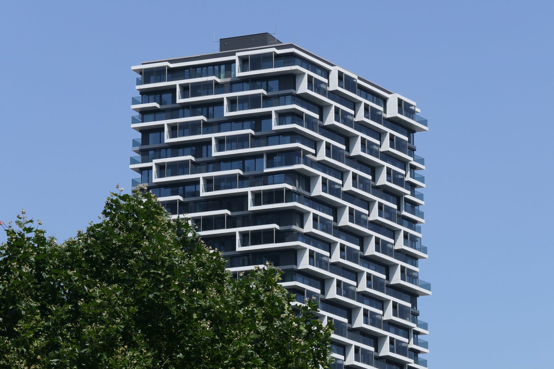 One Forty West (140 West), Frankfurt am Main, Senckenberganlage