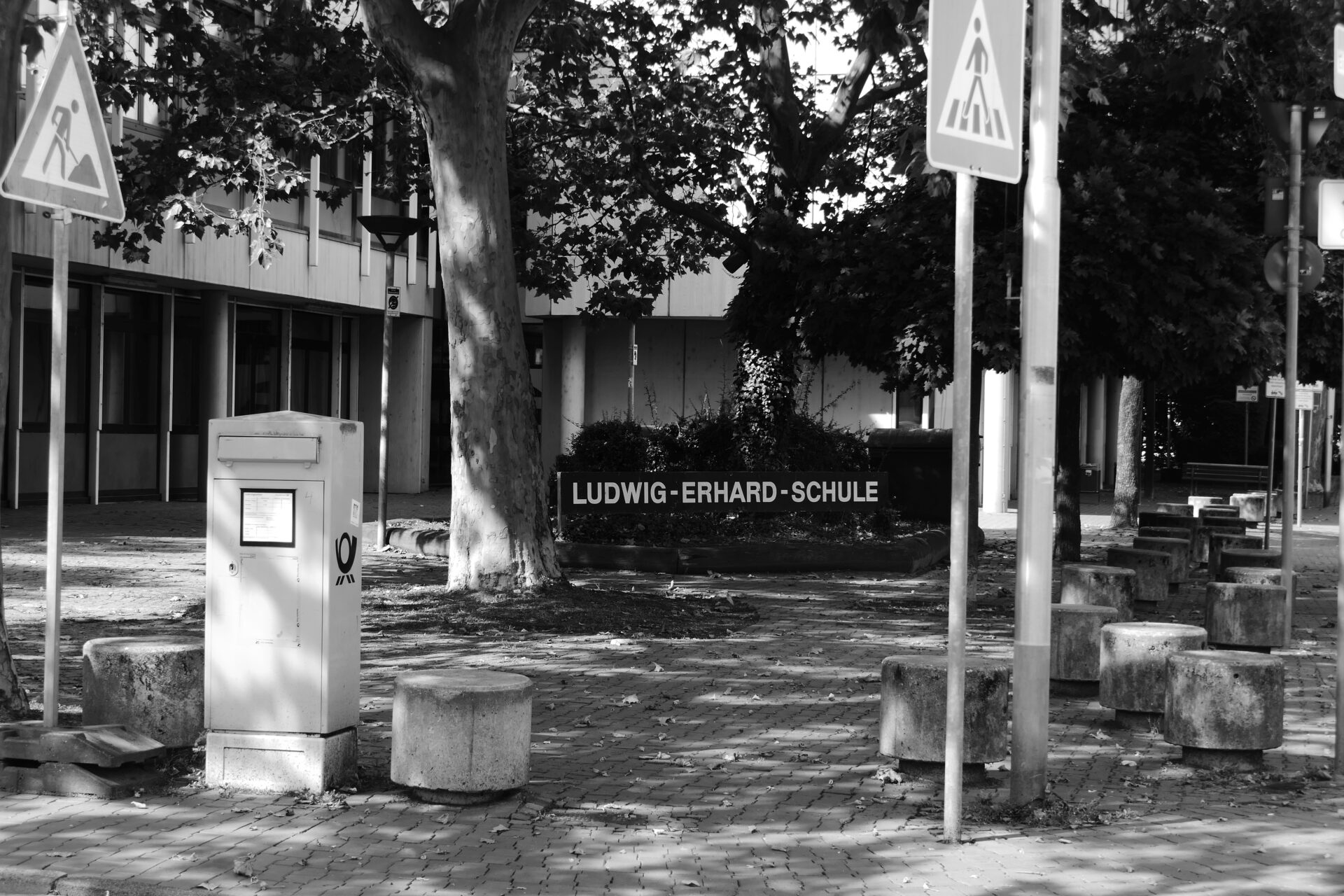 Ludwig-Erhard-Schule, Unterliederbach