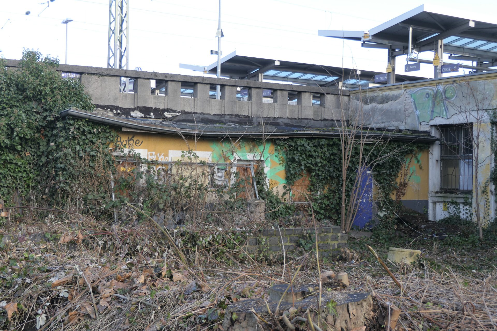 Bahnhof Frankfurt-Höchst, Anbau