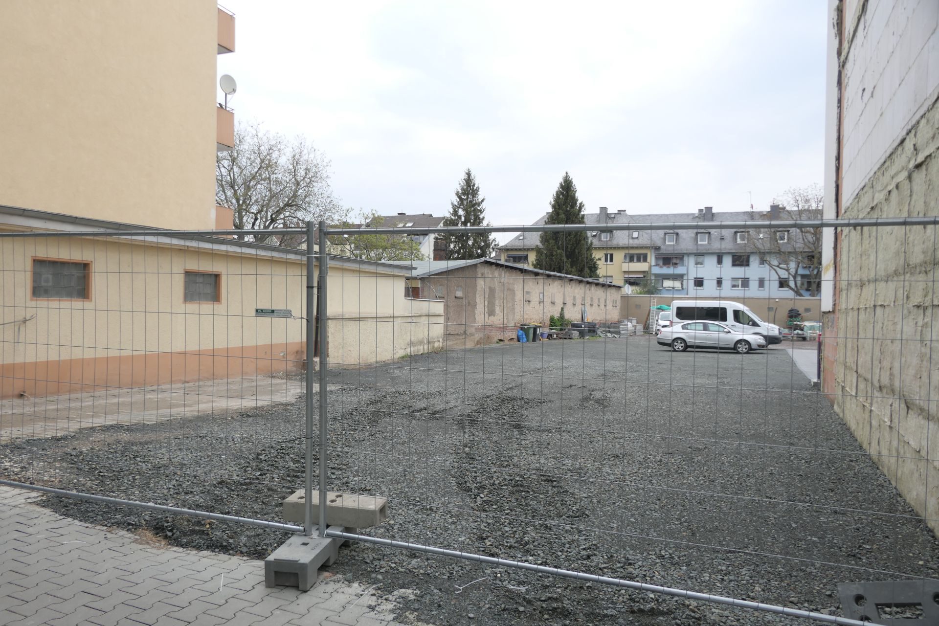 Frankfurt am Main Untrerliederbach, Königsteiner Straße