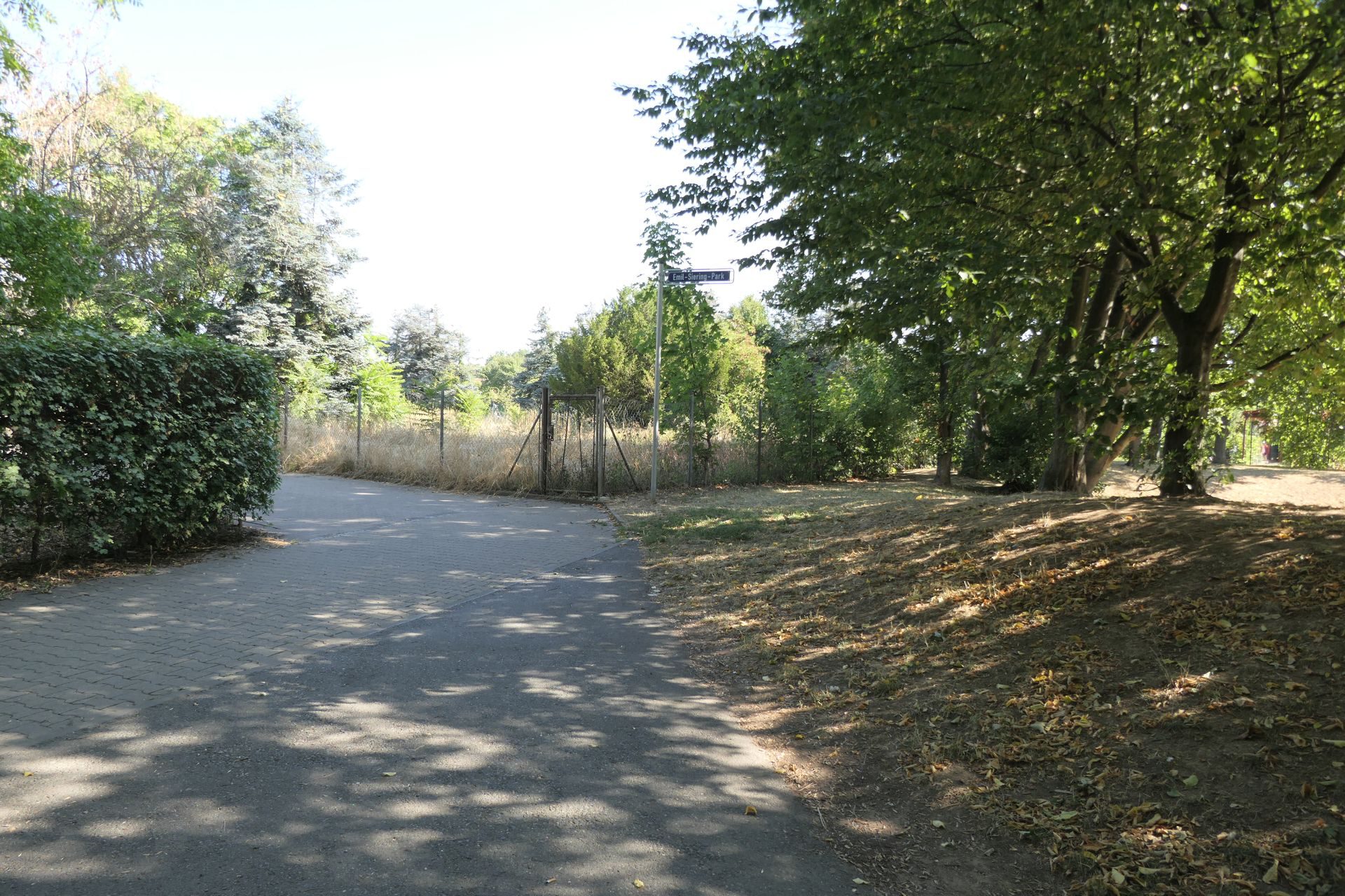 Frankfurt am Main Unterliederbach, Emil-Siering-Park