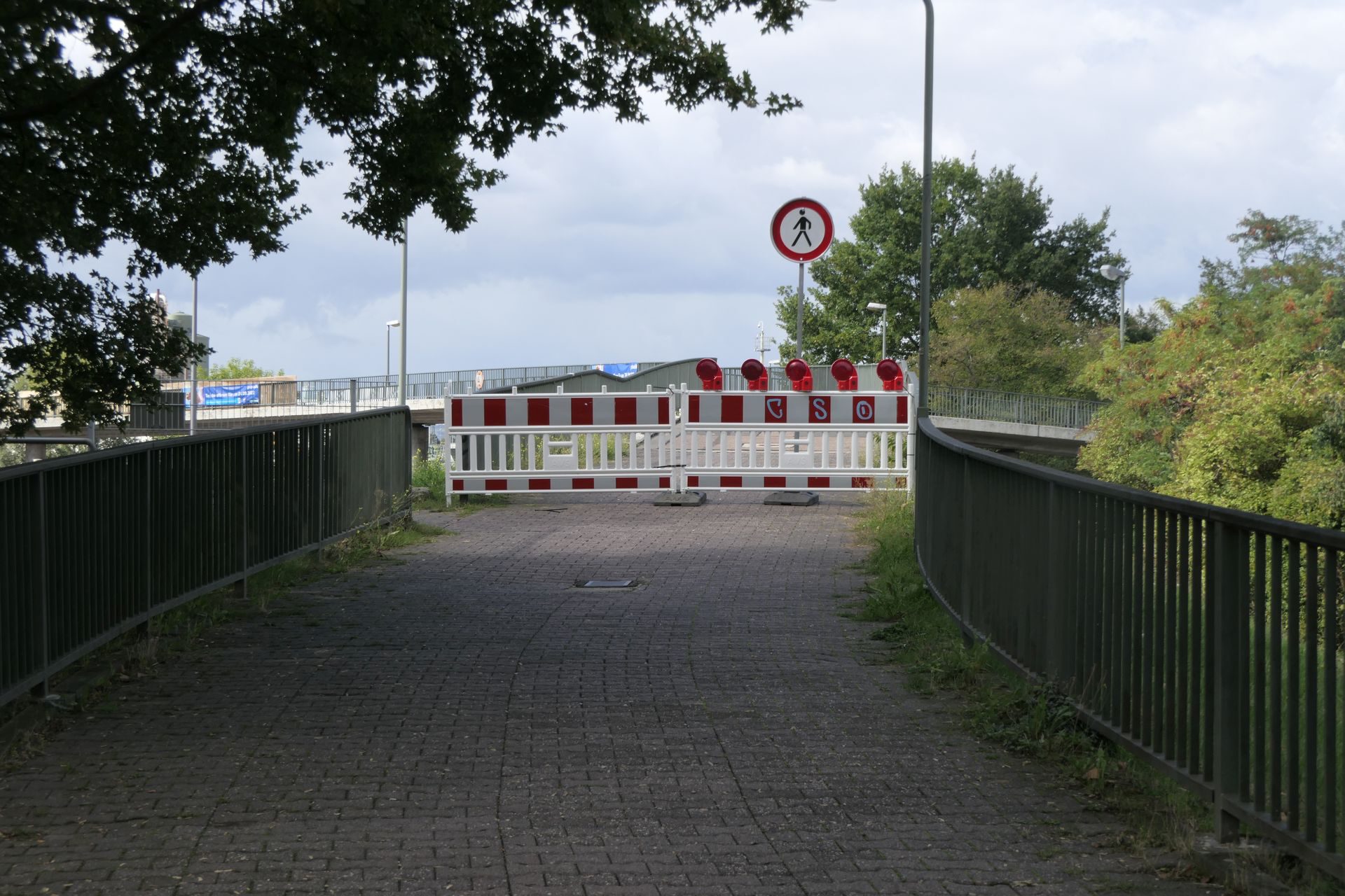 Frankfurt am Main Höchst, Fußgängerbrücke