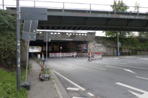 Frankfurt am Main Unterliederbach, Baustelle, Abriss Fußgängerbrücke