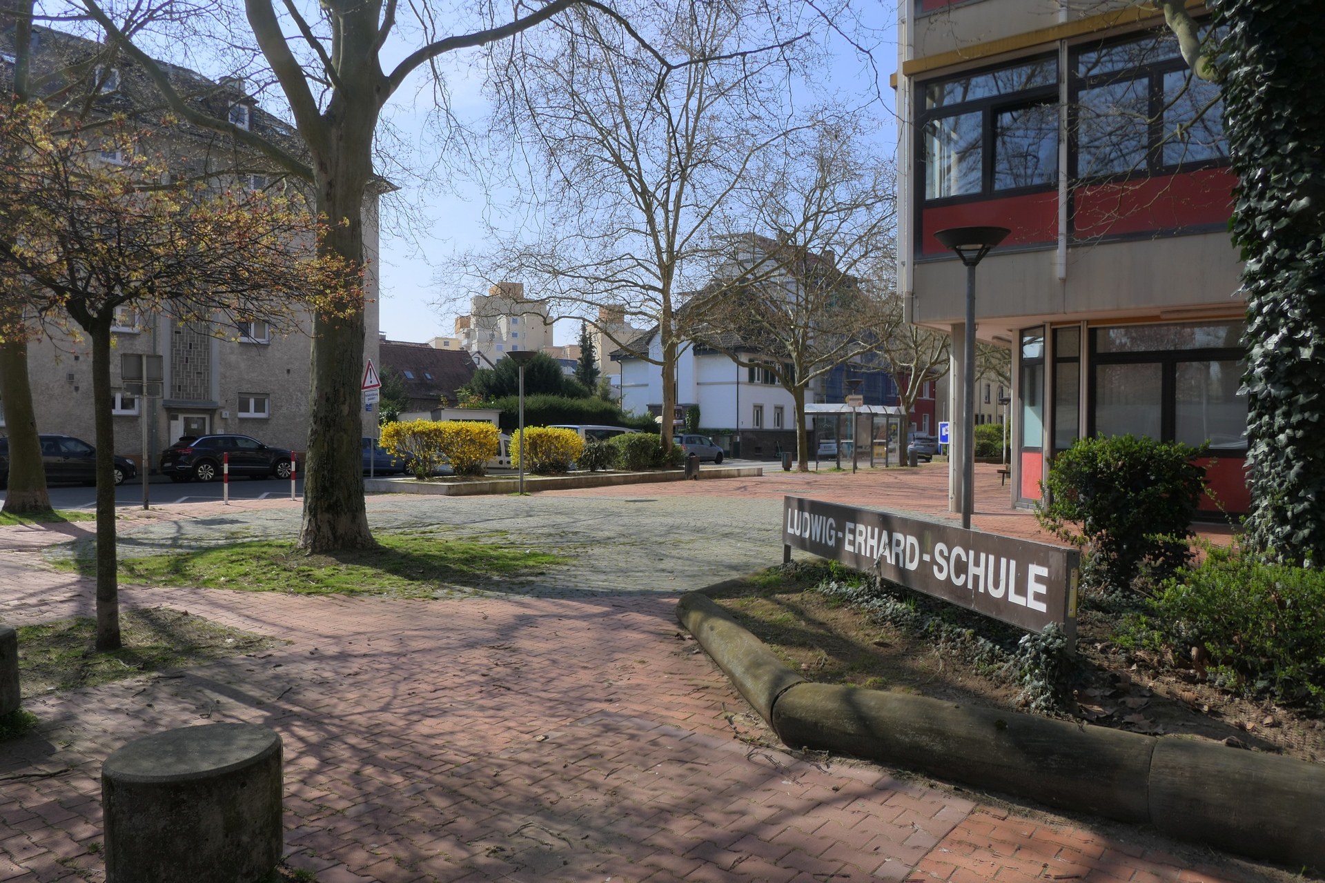 Ludwig-Erhard-Schule (LES), Frankfurt am Main Unterliederbach