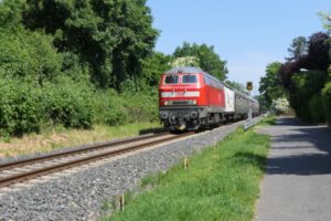 MZE 218 191-5, Mit Volldampf In den Taunus, Diesellokomotive, Starenweg