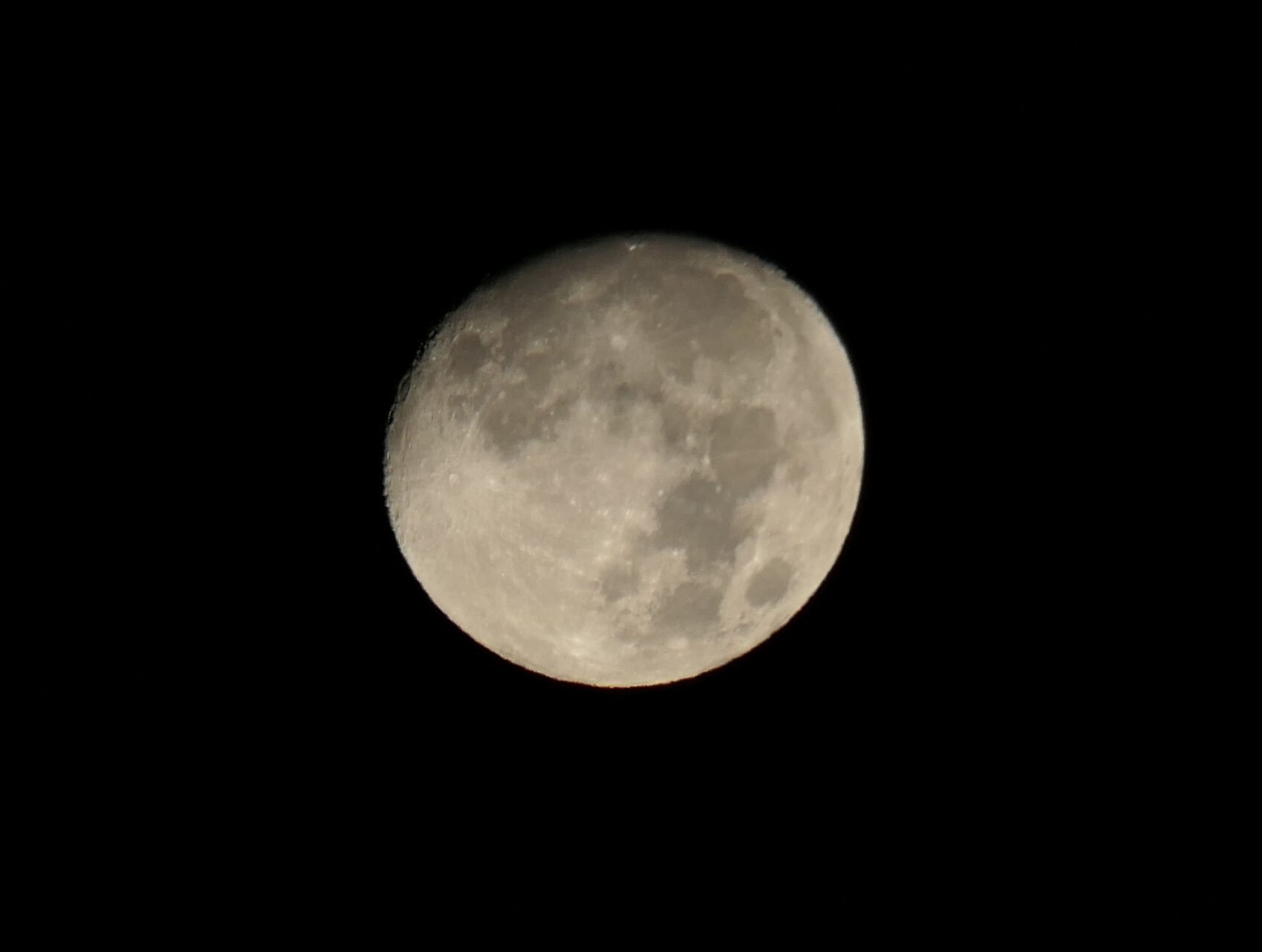 Mond, 20231125, 0335, Frankfurt am Main Unterliederbach, Sieringstraße