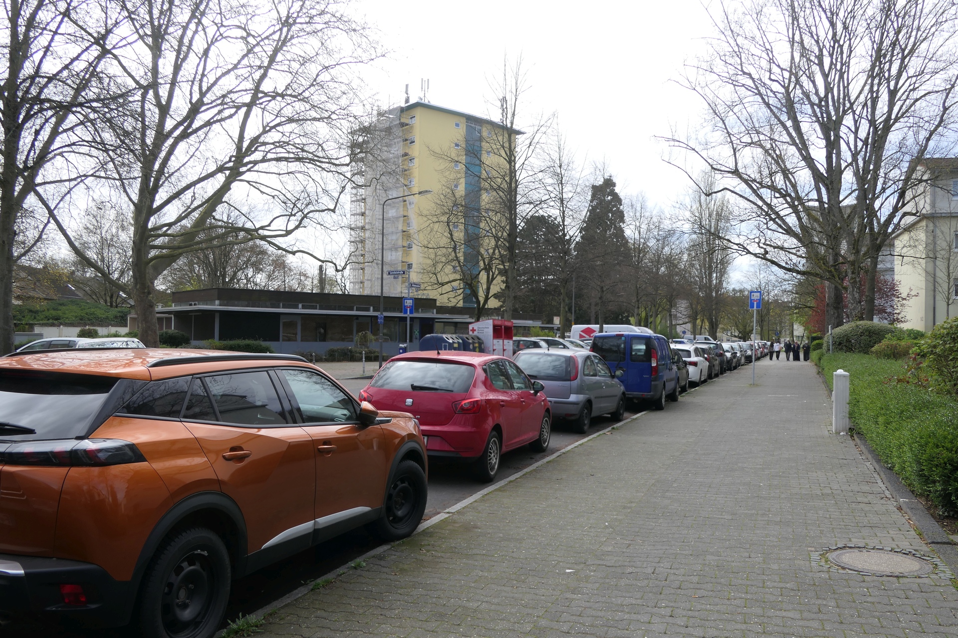 Frankfurt am Main, Unterliederbach, Johannesallee, Hochhaus