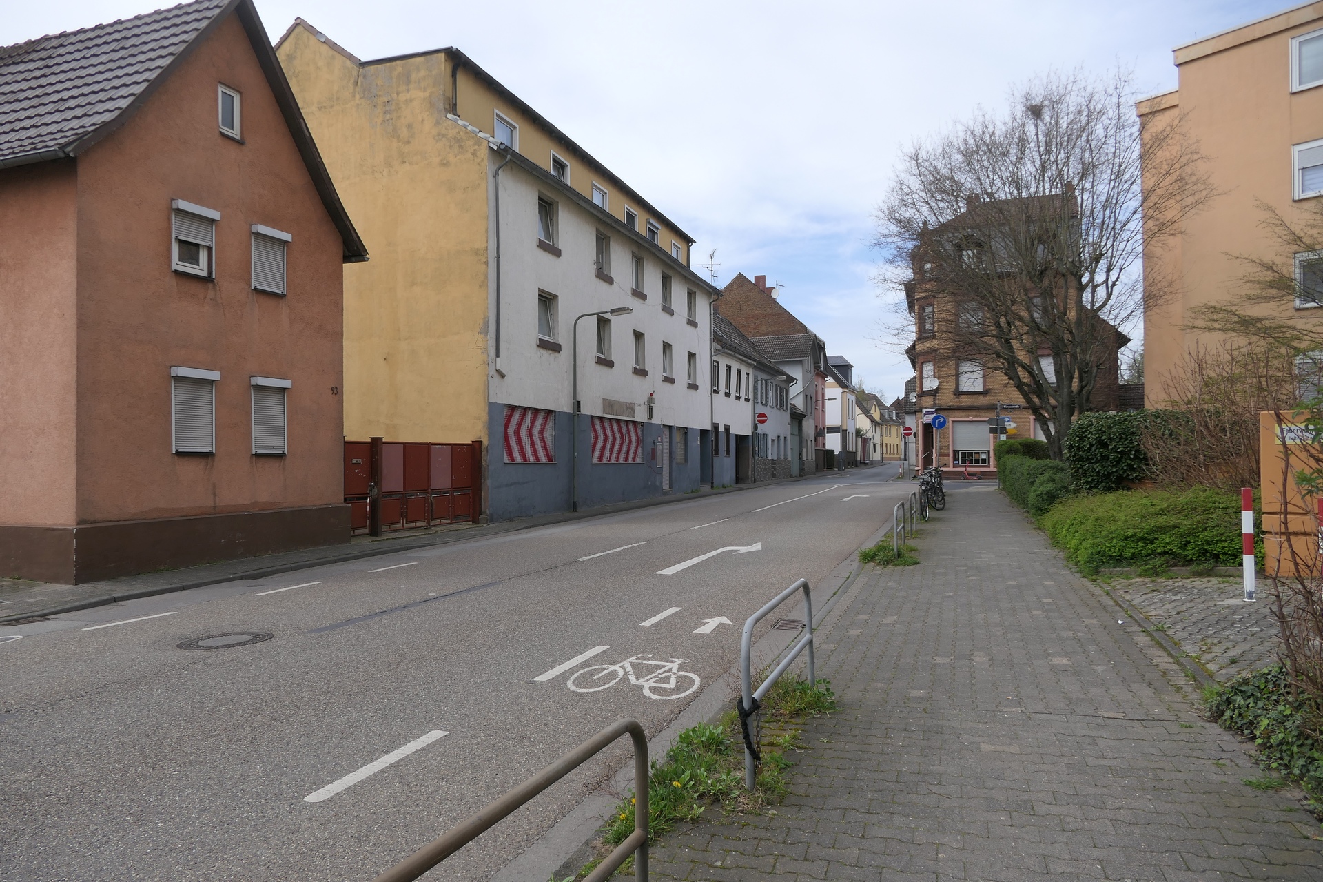 Frankfurt am Main, Unterliederbach, Liederbacher Straße