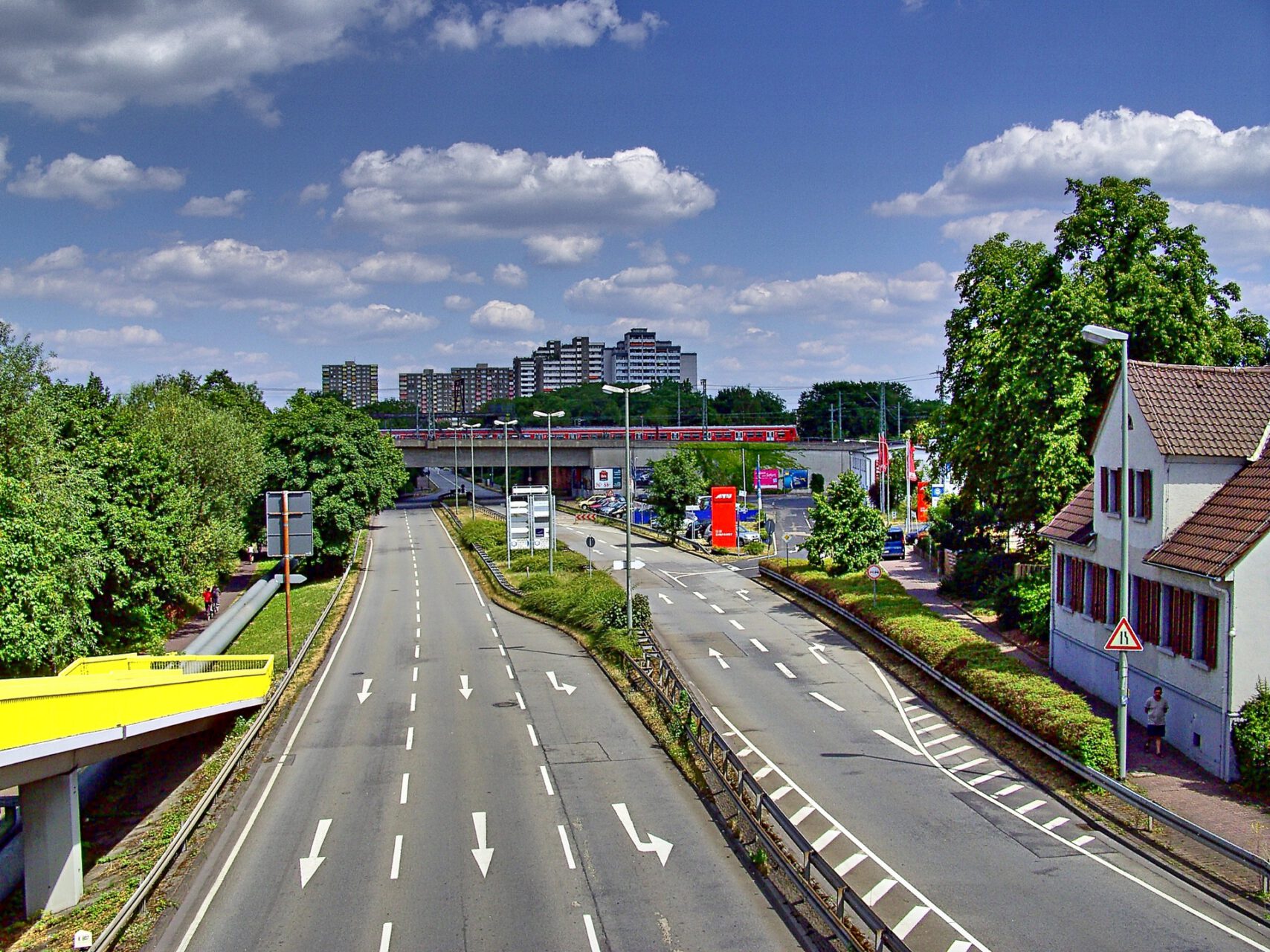 Frankfurt am Main. Niederrad, Im Mainfeld, Eisenbahnbrücke