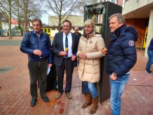 Nele Neuhaus, Offener Bücherschrank, Unterliederbach, LES