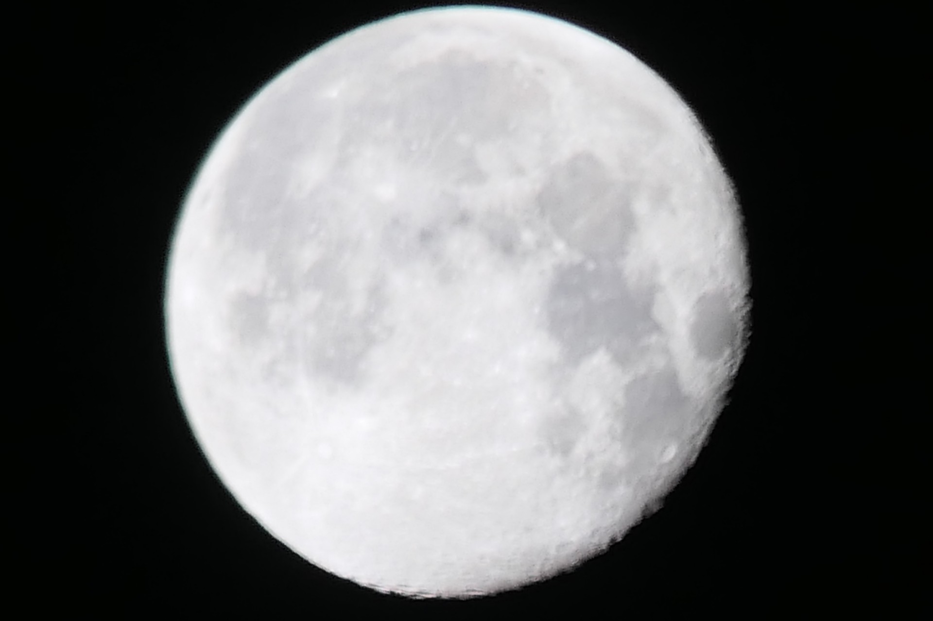 Frankfurt am Main, Mond, Unterliederbach