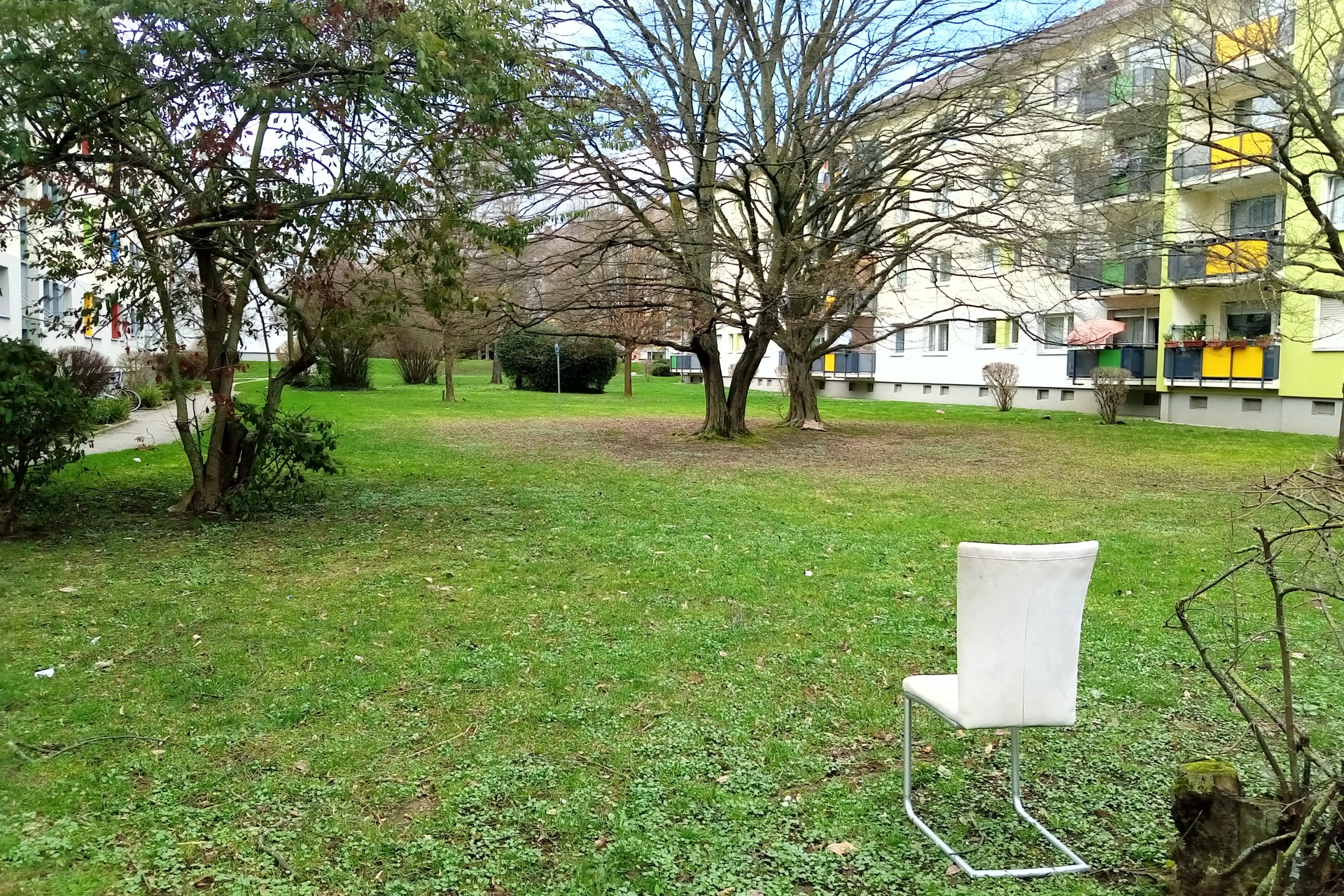 Frankfurt am Main, Unterliederbach, Sieringstraße, Stuhl