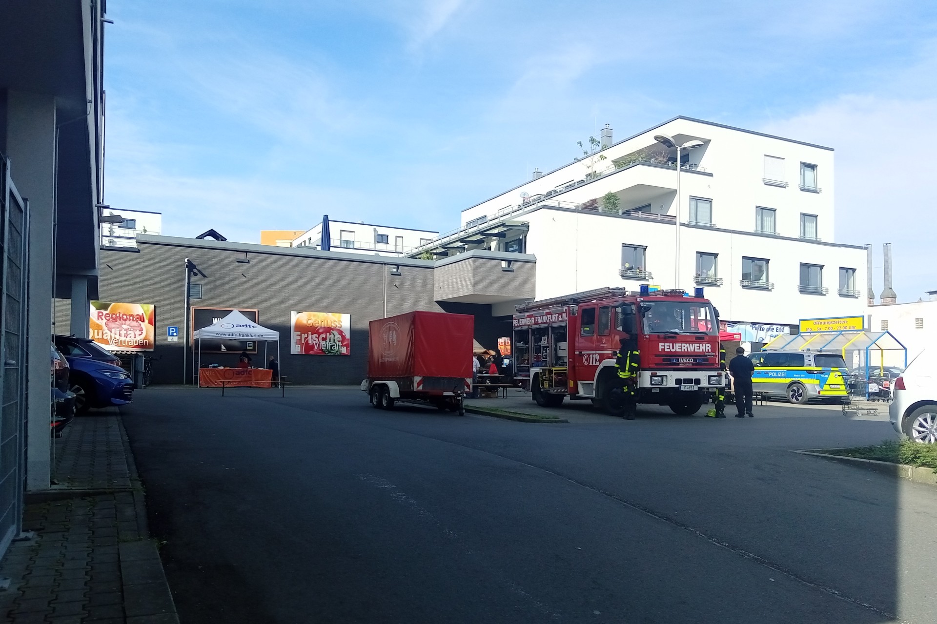 Frankfurt am Main, Unterliederbach, Edeka-Parkplatz, Soonwaldstraße