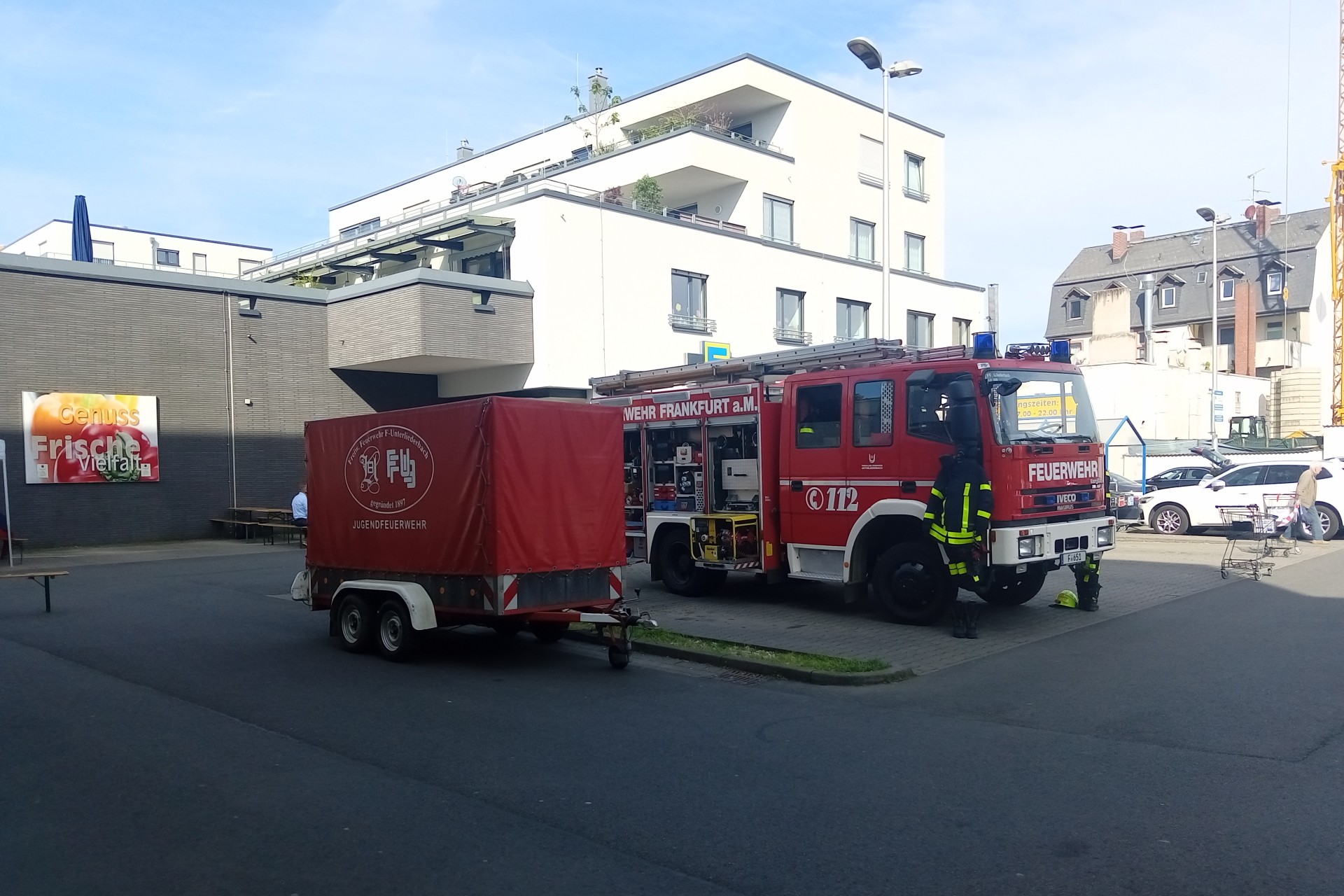 Frankfurt am Main, Unterliederbach, Edeka-Parkplatz, Soonwaldstraße