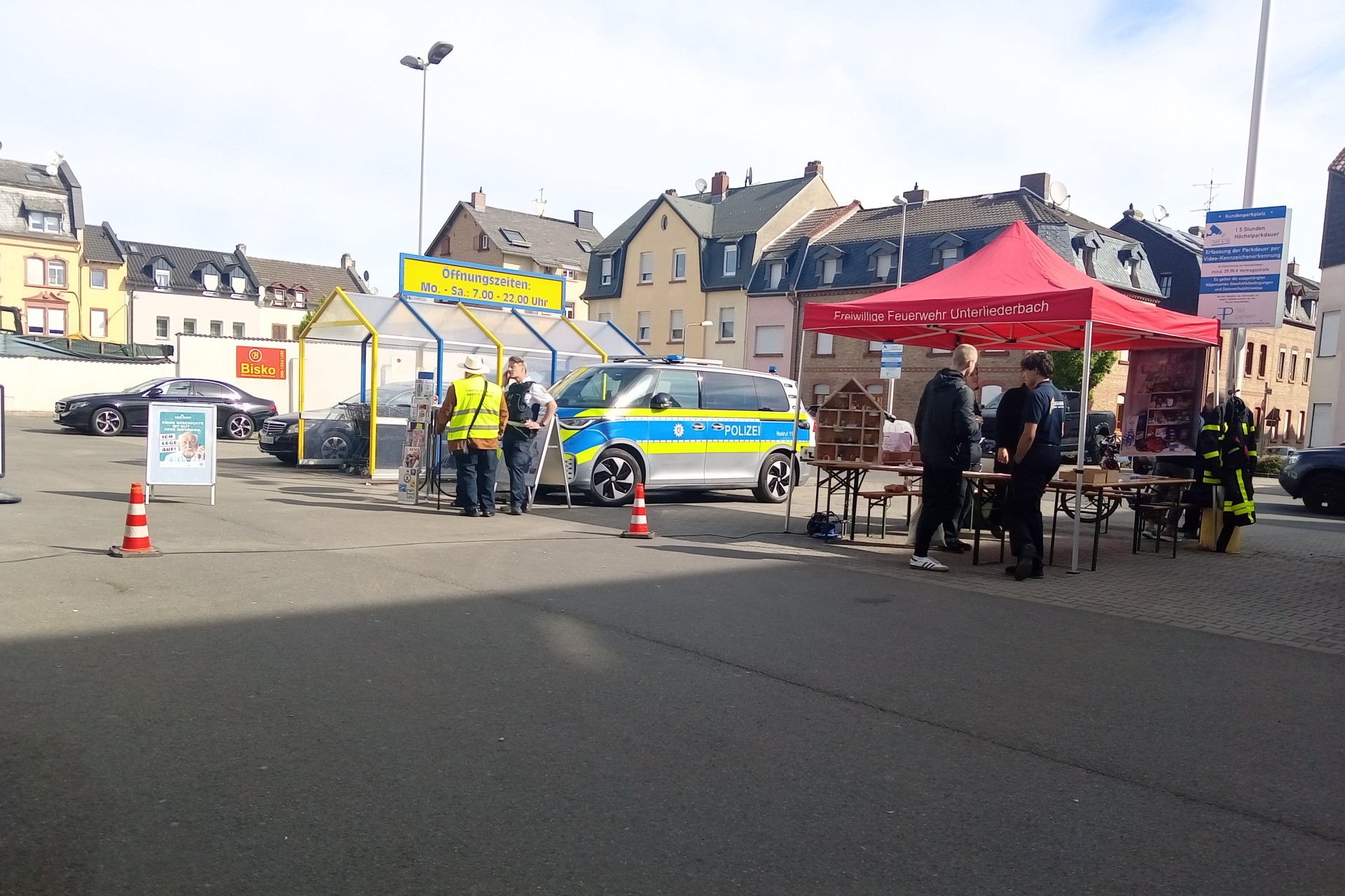 Frankfurt am Main, Unterliederbach, Edeka-Parkplatz, Soonwaldstraße