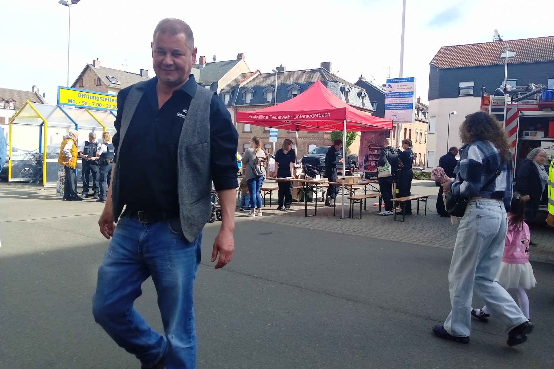 Frankfurt am Main, Unterliederbach, Edeka-Parkplatz, Soonwaldstraße