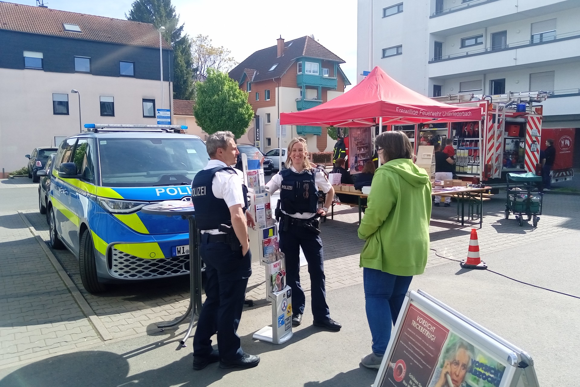 Frankfurt am Main, Unterliederbach, Edeka-Parkplatz, Soonwaldstraße