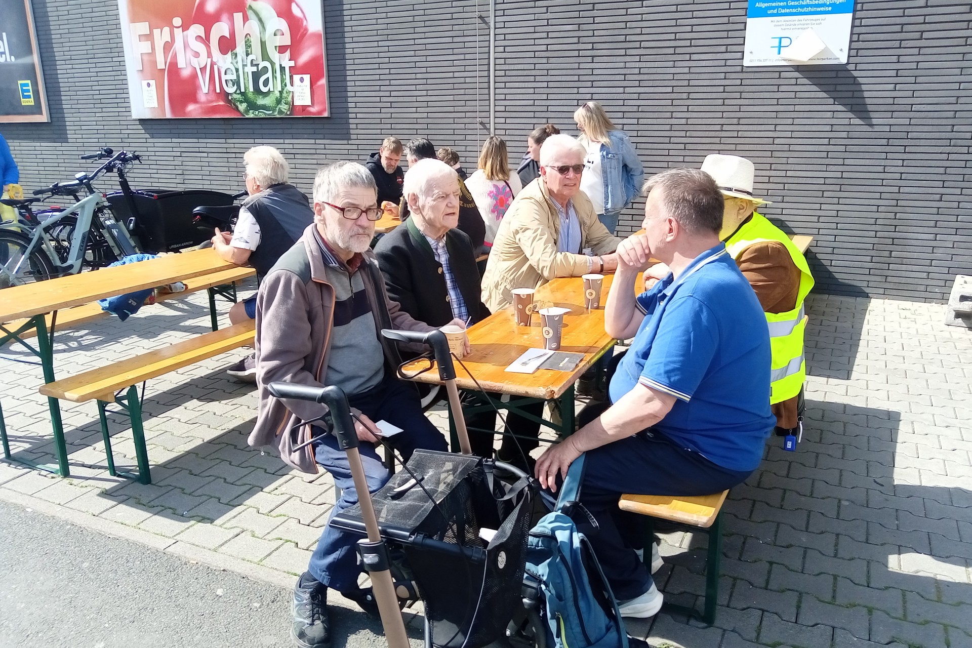 Frankfurt am Main, Unterliederbach, Edeka-Parkplatz, Soonwaldstraße