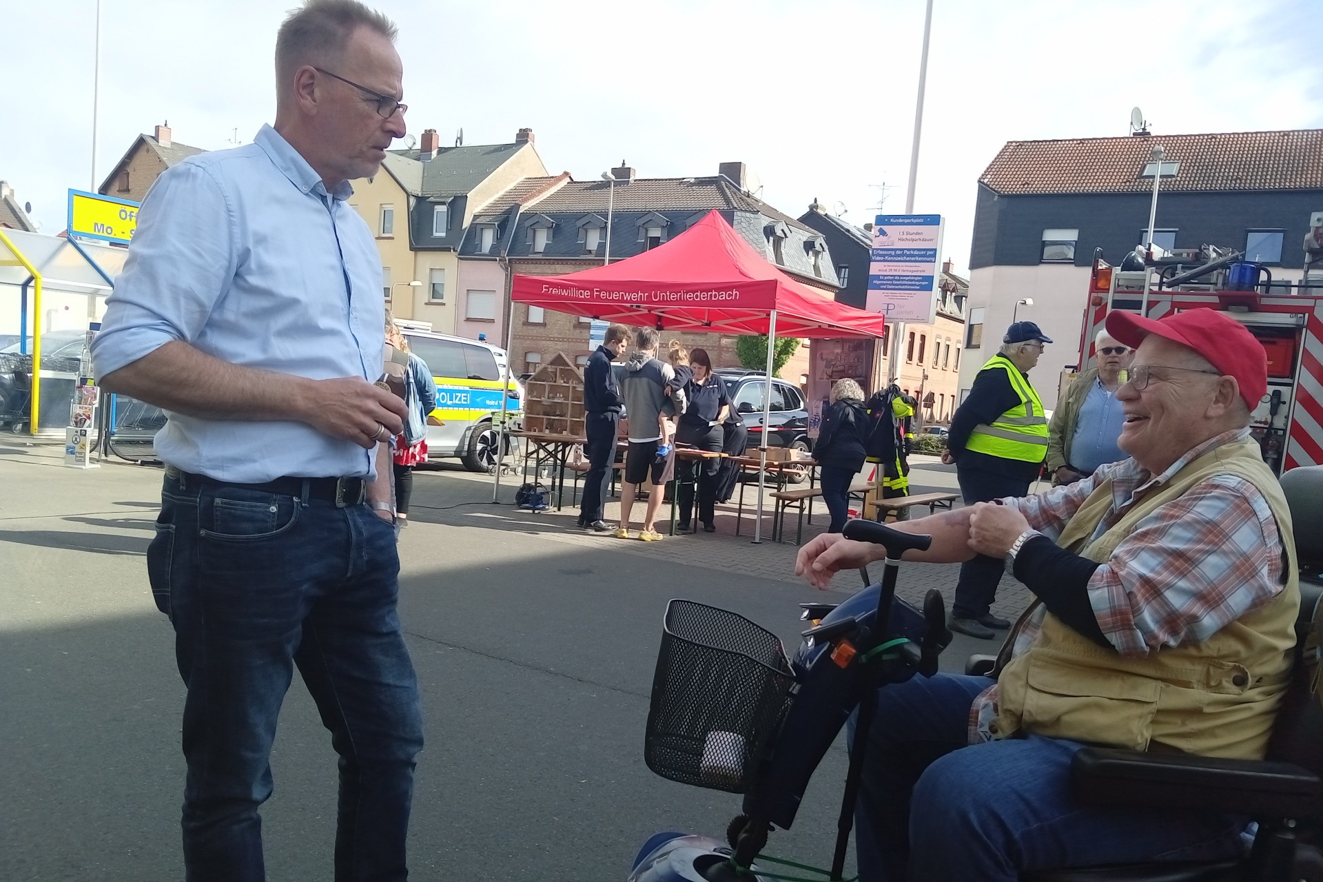 Frankfurt am Main, Unterliederbach, Edeka-Parkplatz, Soonwaldstraße