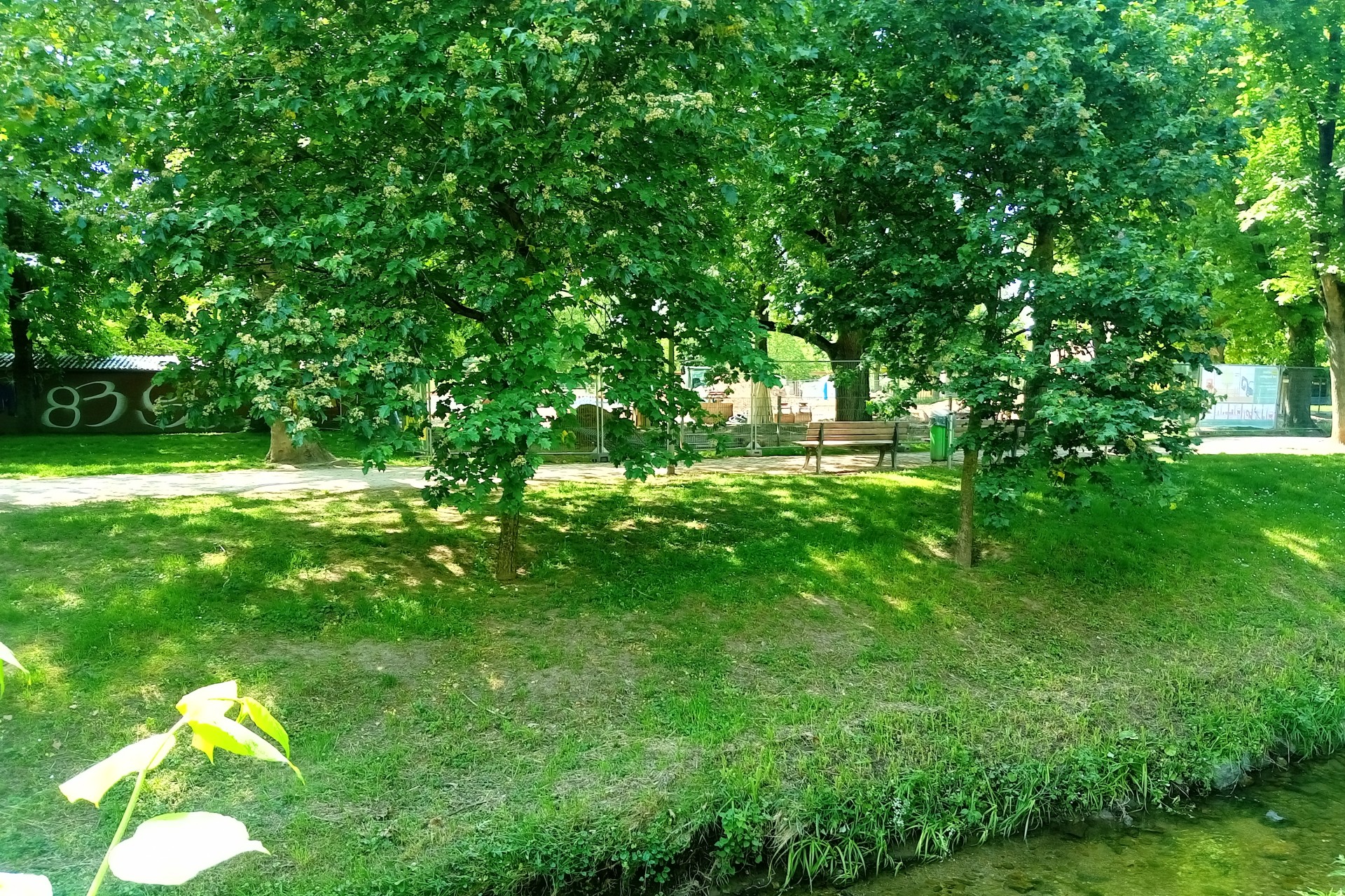 Frankfurt am Main, Unterliederbach, Spielplatz, Baustelle