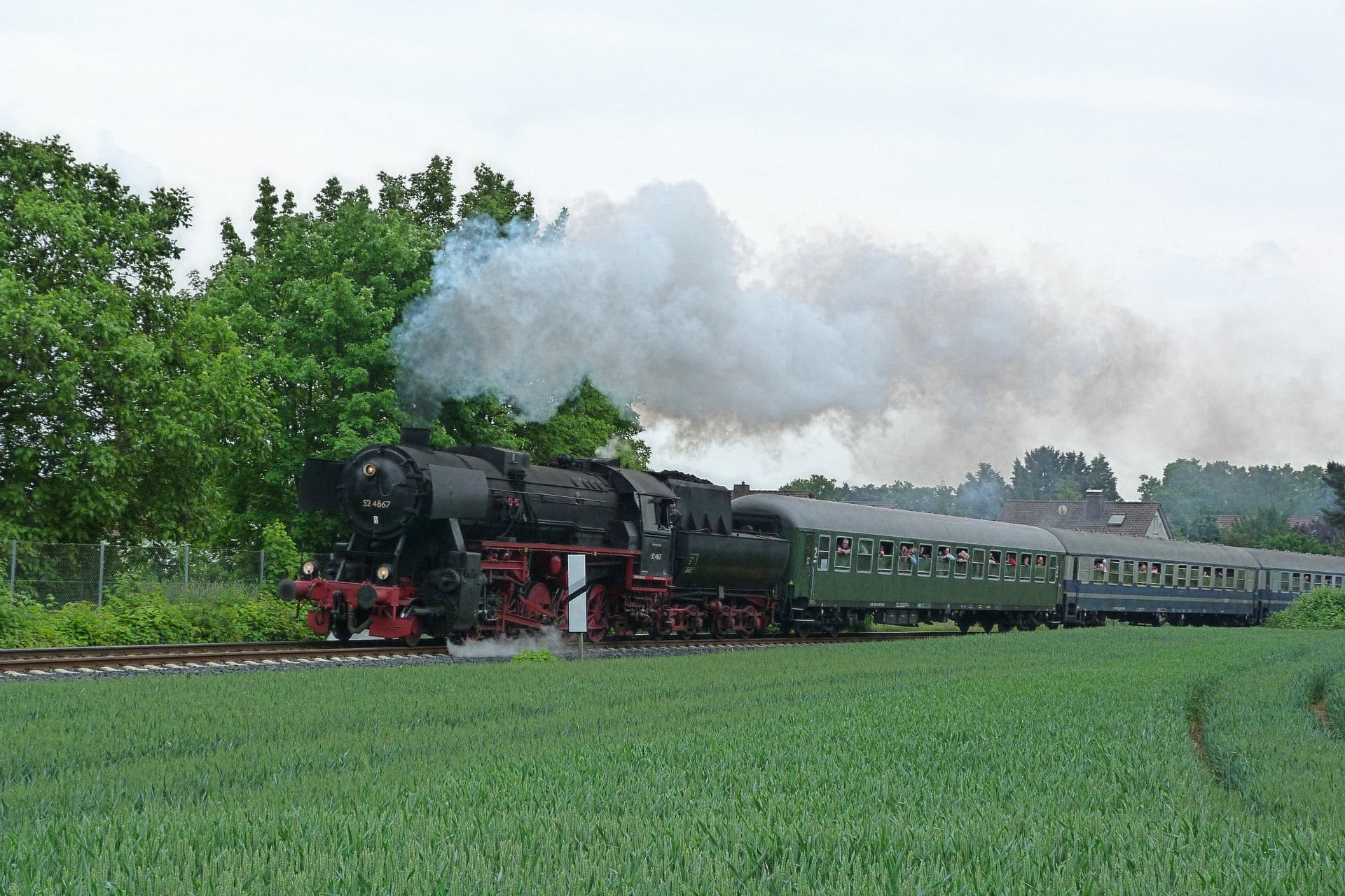 Frankfurt am Main, Unterliederbach, 52 4867, Güterzugdampflokomotive