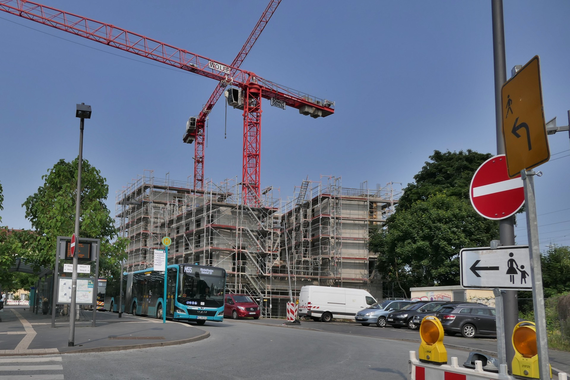 Frankfurt am Main, Höchst, Adolf-Haeuser-Straße